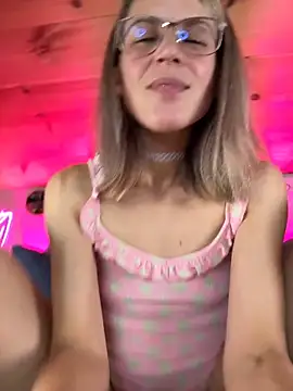 LittleLoftAngel's Live XXX Chat
