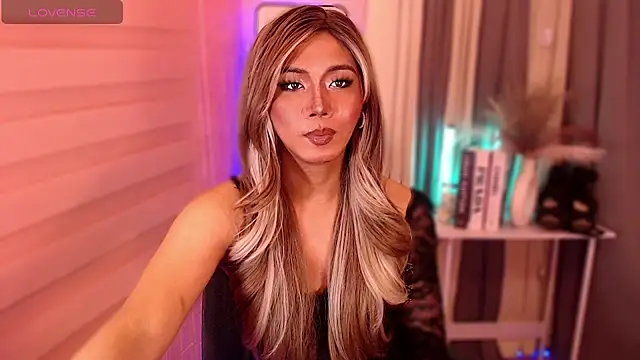 KattieFlirty: вебкам-шоу