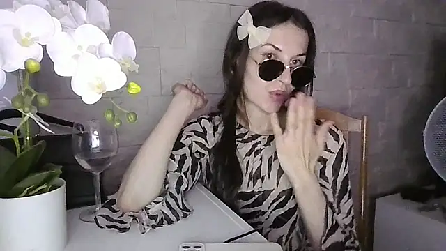 JuliaLovely's Live XXX Chat