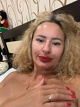 Tania201243 Adlı Modelin Canlı XXX Sohbeti