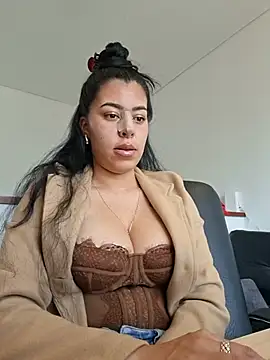 Chatroom XXX en direct de Luianna