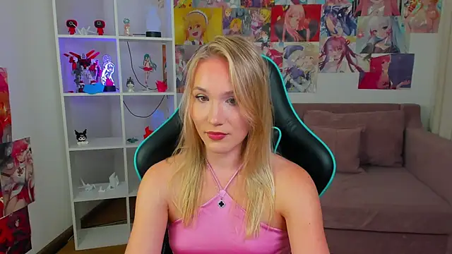 ElaraVoltagen Live XXX chat