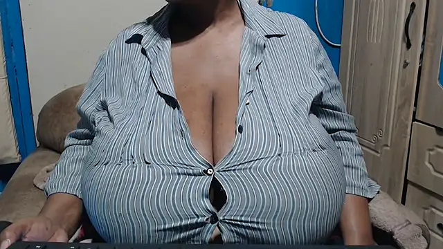 CUTEFIRMMELONSS Chat XXX live