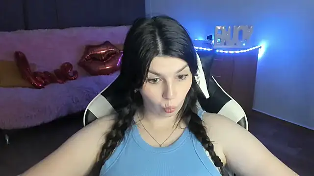 KisaModel's Live XXX Chat