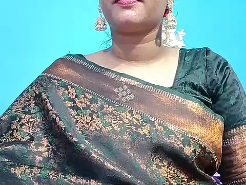 Adhiti_1's Live XXX Chat