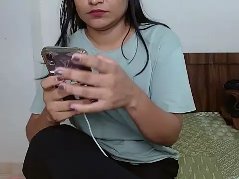 yours_riya_-'s Live XXX Chat