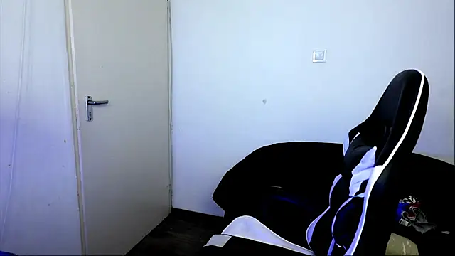 ShyHotNerd Live XXX-chat