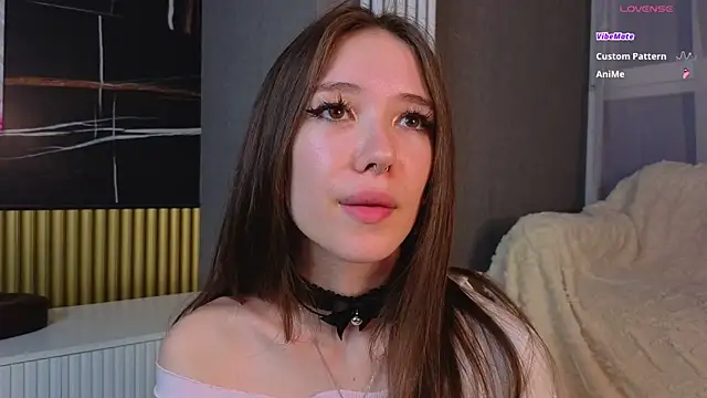 tinyanie XXX чат на живо
