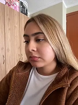 Miabonnett_ Adlı Modelin Canlı XXX Sohbeti