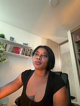 Alianaxlover_ Adlı Modelin Web Kamerası Şovu