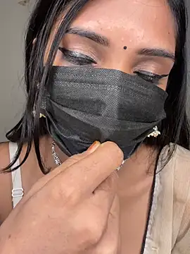 Lovely_Babiee Adlı Modelin Canlı XXX Sohbeti