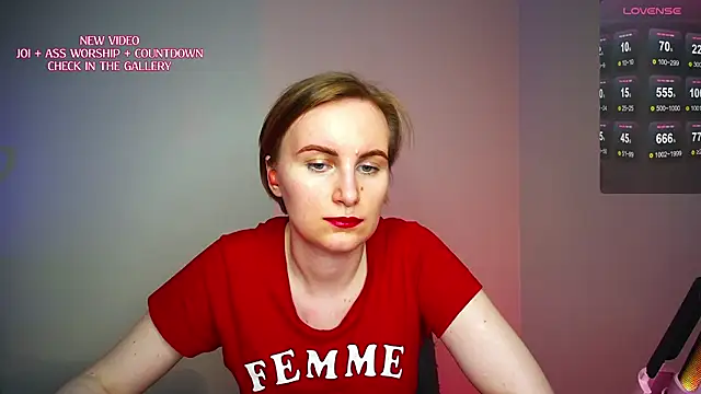 Chat XXX en directo de KinkyMissCherry