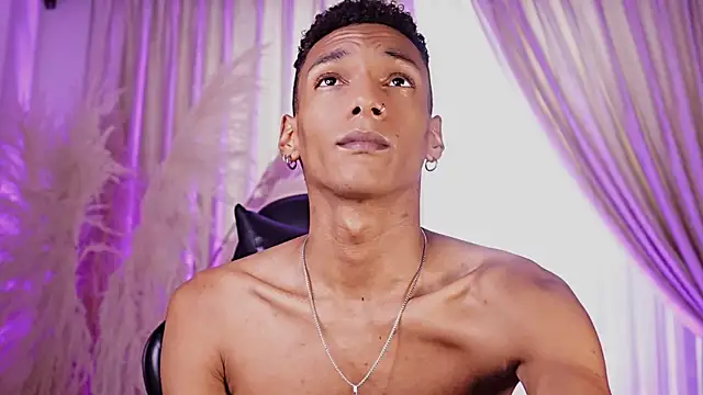 Chat XXX ao vivo de JulienSaint