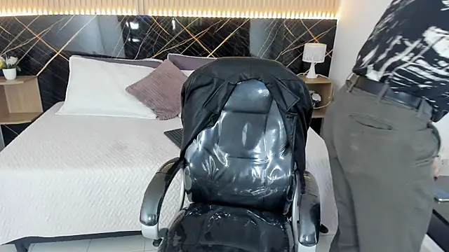 Damian_romanoff_ Show in webcam