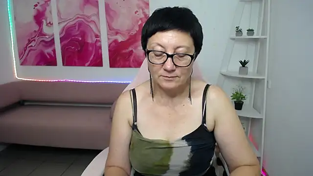 EmilyL0ve Chat XXX in diretta