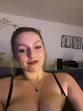KiraBloom66 Live XXX-Chat