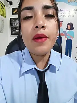 Chat +18 de MAYE__13 ao vivo
