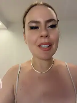 Stoned-baby69's Live XXX Chat