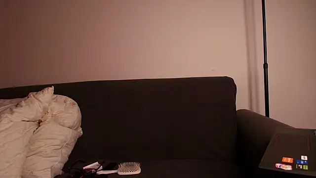Show modela Eziliz na web-kameri