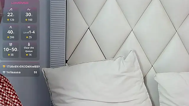Chat XXX en directo de GinaBear