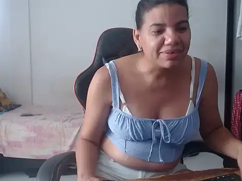 Adriana_0312 – Live XXX-chat