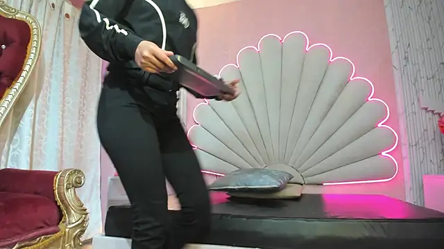 Mirarossi_ Adlı Modelin Canlı XXX Sohbeti