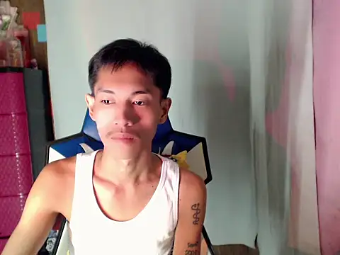 riks_tyler's Live XXX Chat