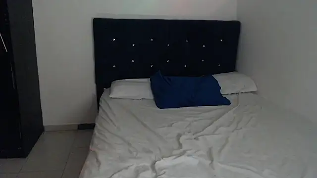 Chat +18 de ANGELIQUE_KLANE ao vivo
