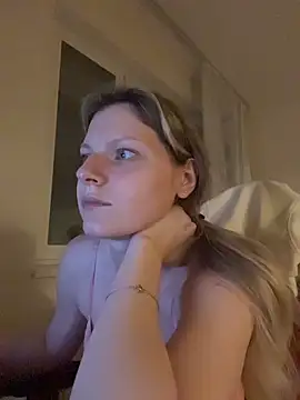 XXX chat uživo modela MaryHiggins