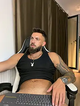Онлайн чат XXX LustyMike_