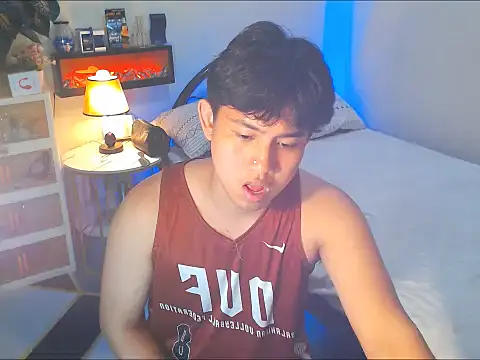 charliebighead 在線直播表演