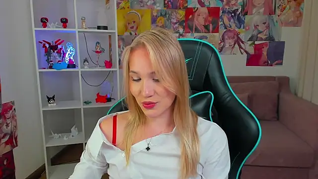 ElaraVoltage's Live XXX Chat