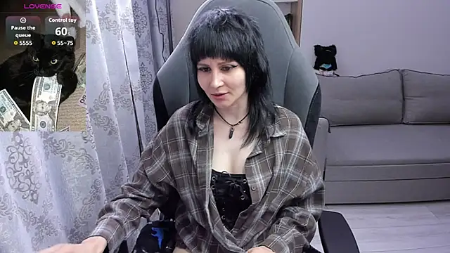 MistyDark Adlı Modelin Canlı XXX Sohbeti