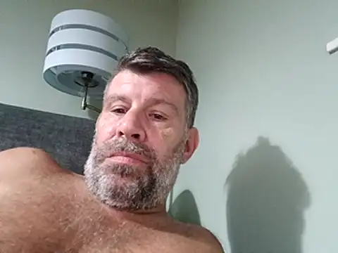 stud2512 XXX чат на живо