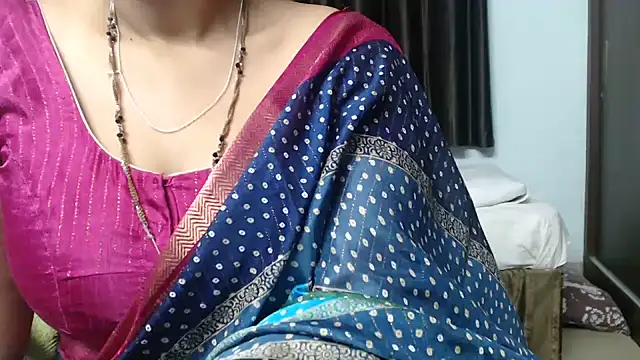 Chat XXX ao vivo de sunitha-3