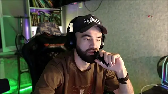 Chat +18 de _Serious_Man ao vivo