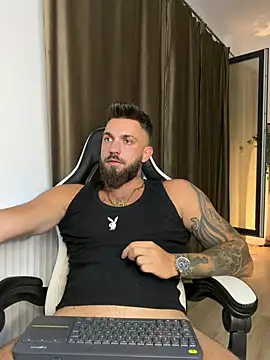 LustyMike_ Live XXX Chat