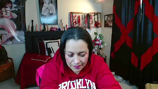 PenelopeSuency Adlı Modelin Canlı XXX Sohbeti