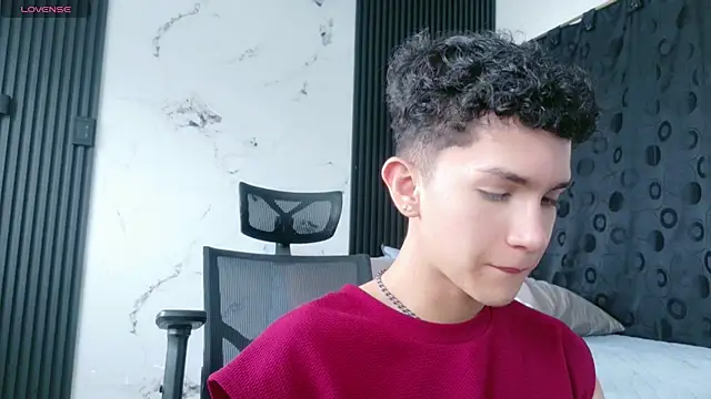 Noah_tyler_: διαδικτυακό σόου στην κάμερα
