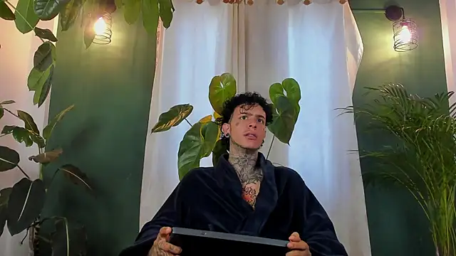 Aron_ford's Live XXX Chat