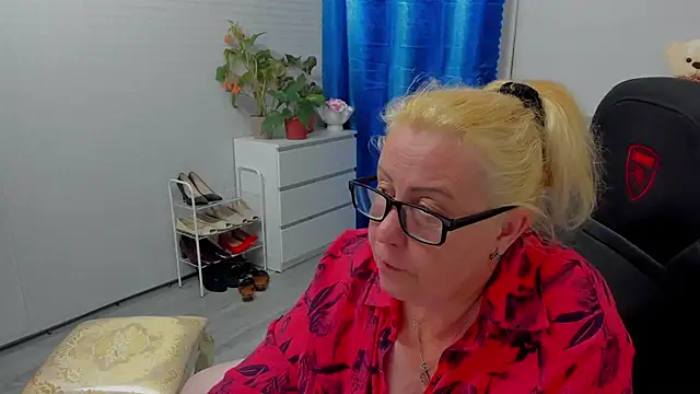 Frau_Marta's Live XXX Chat