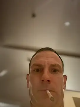 XXX chat uživo modela Cocaineee_Ger