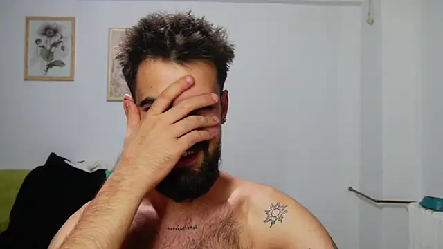 Živý XXX chat HairyRobxxx