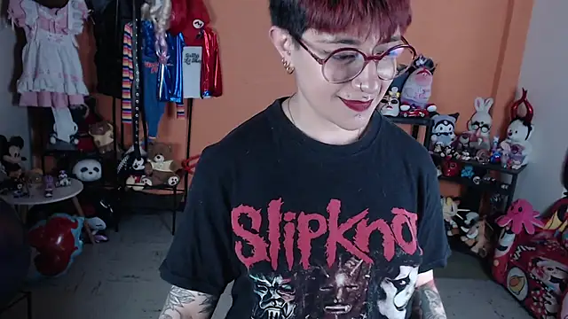 Chat +18 de MissMiia2 ao vivo