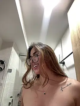 Yaii_'s Live XXX Chat