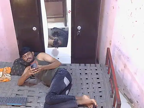 Chat +18 de HotXKrish ao vivo