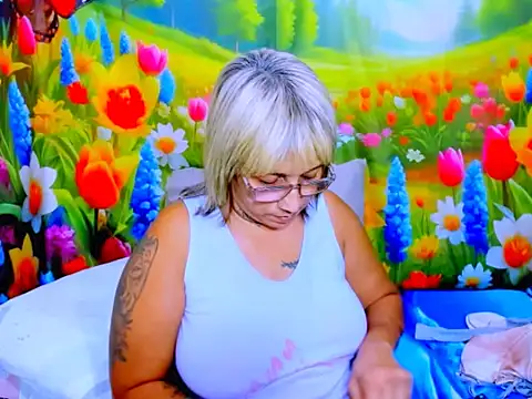 indianroxy's Live XXX Chat