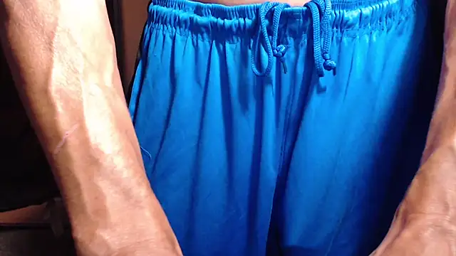 ThickD2C live XXX chat