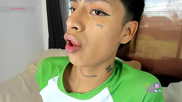 Exotic__April Webcam-Show