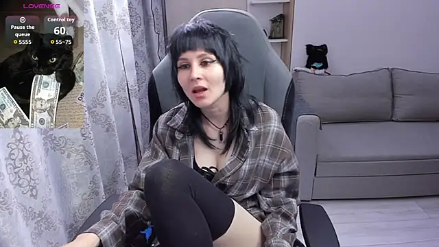 MistyDark's Live XXX Chat